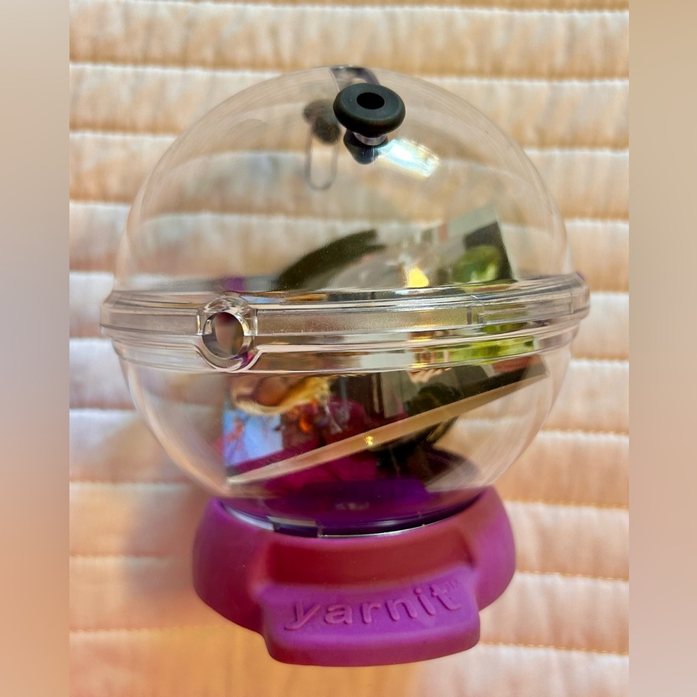Yarnit Clear Yarn Holder